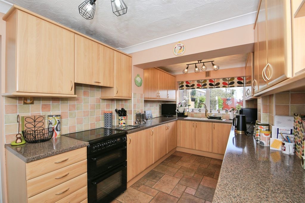 Property photo 3 of 20