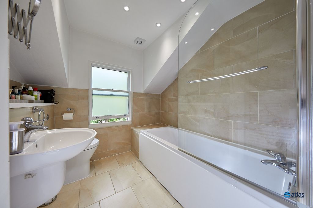 Property photo 2 of 12 Bathroom