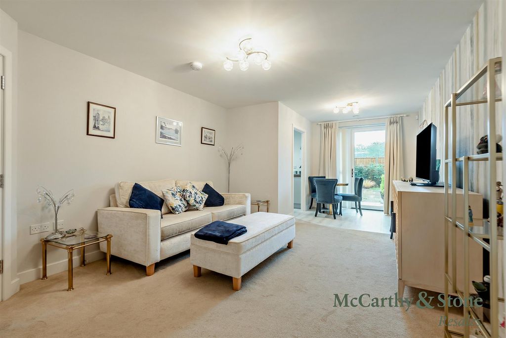 Property photo 1 of 20 8704264-Interior10-800.Jpg