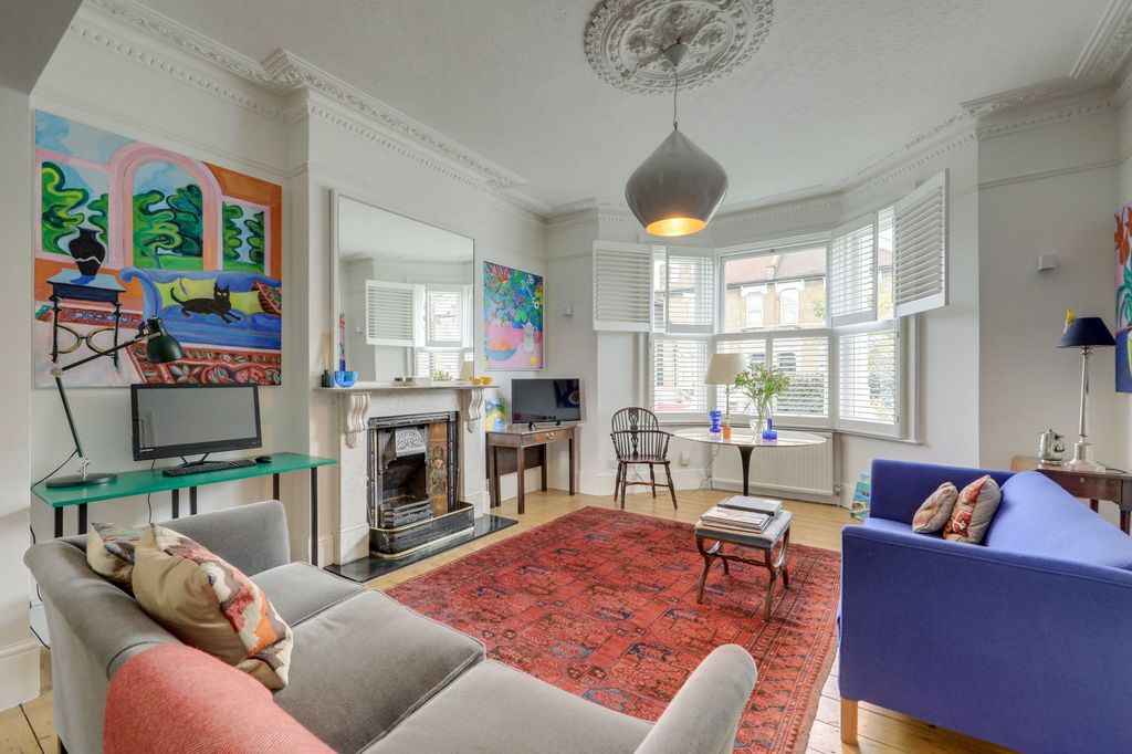 Property photo 2 of 24