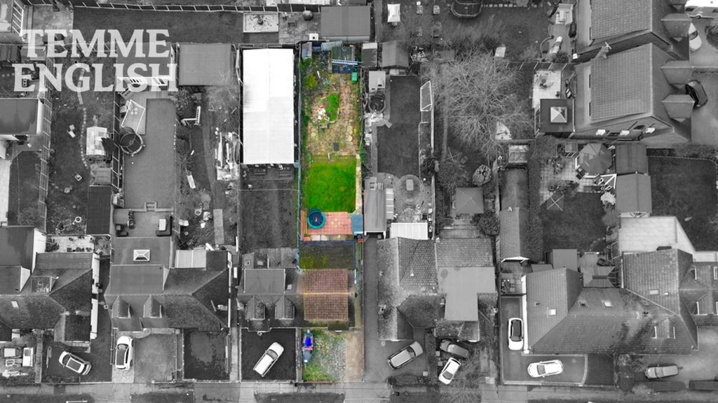 Property photo 2 of 21