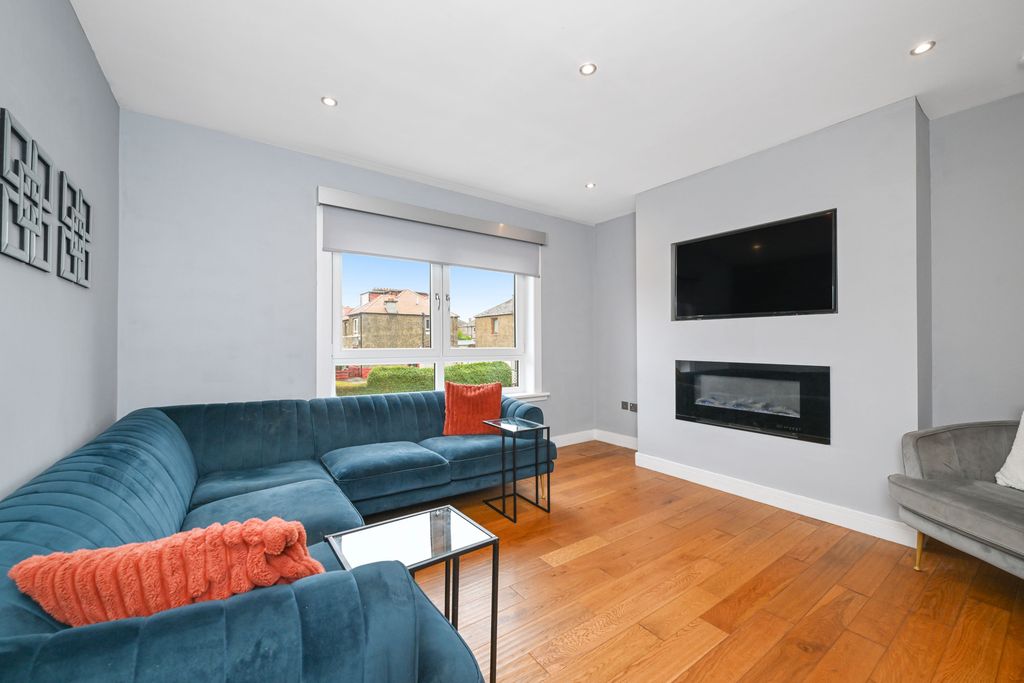 Property photo 2 of 11 Property Image 2