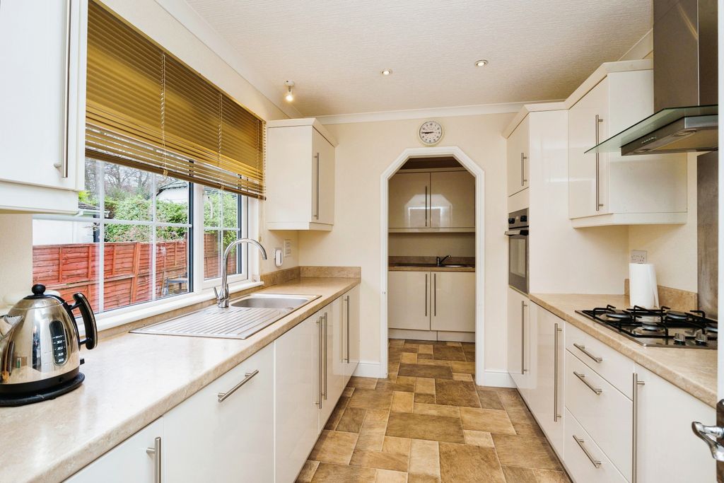 Property photo 3 of 15 Kitchen