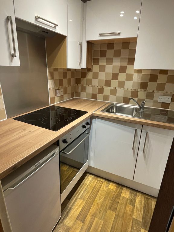 Property photo 1 of 2