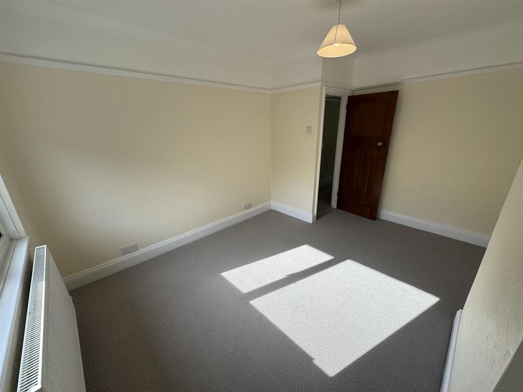 Property photo 1 of 8 Bedroom 1