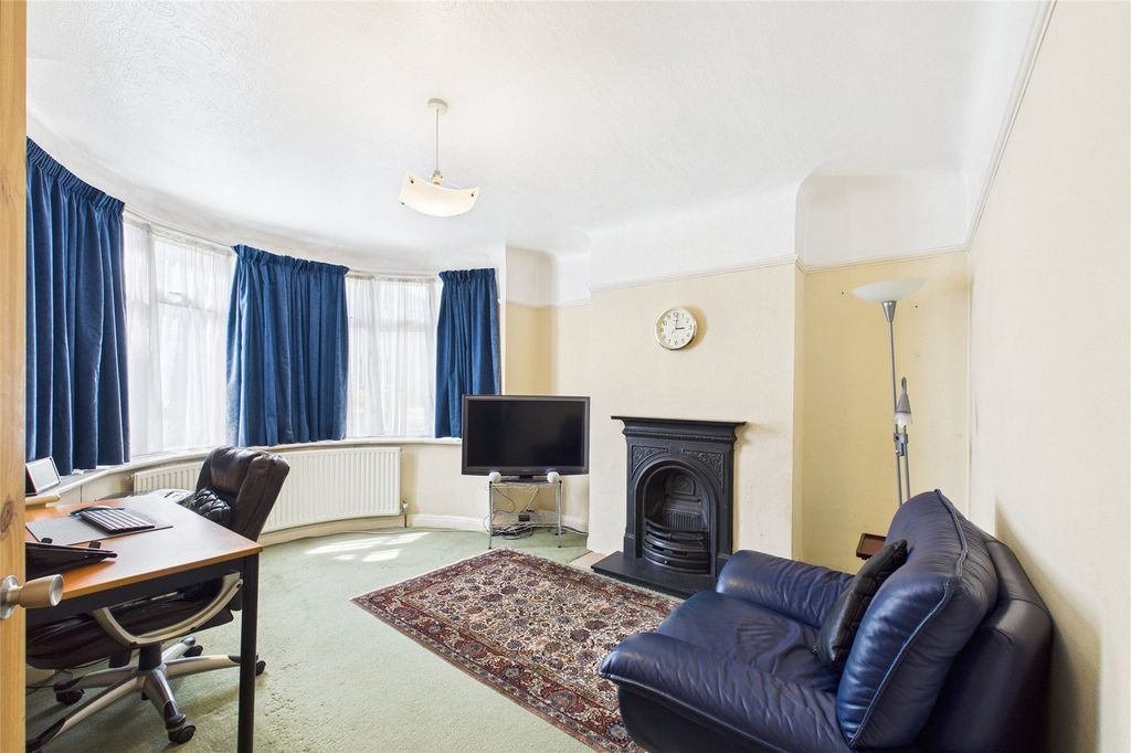 Property photo 2 of 25 Picture No. 06