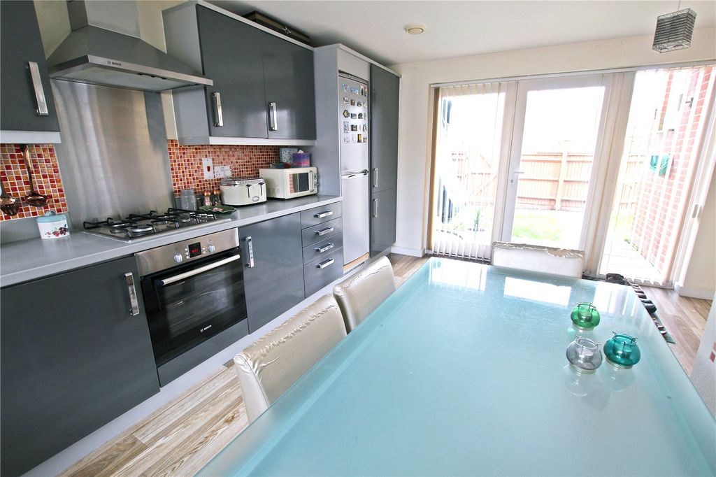 Property photo 3 of 15 Kitchen Diner