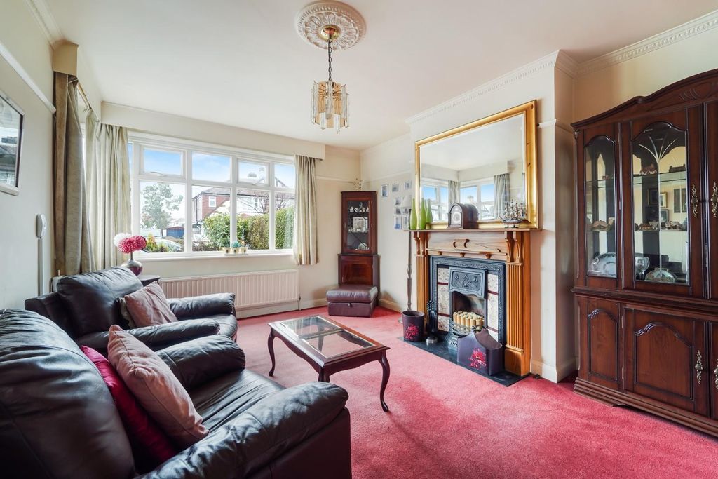 Property photo 2 of 19 Characre Road