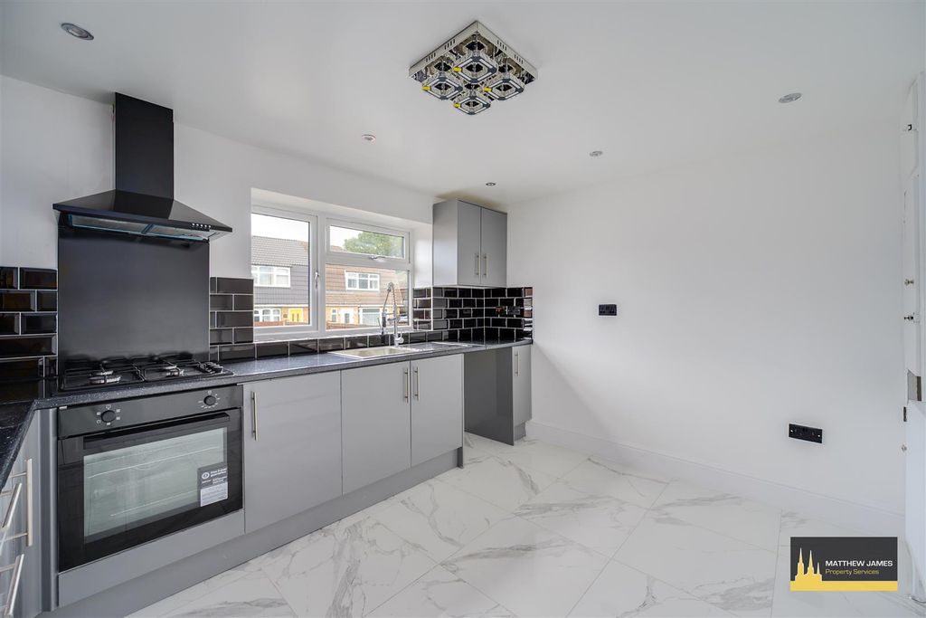 Property photo 1 of 17 Kitchen Dining Room