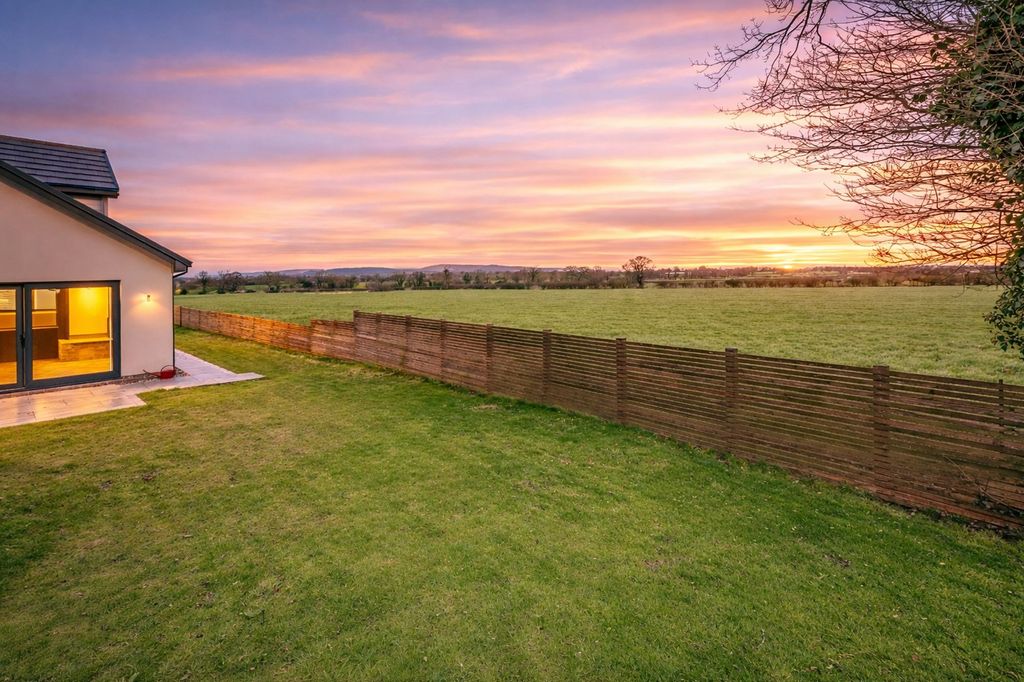 Property photo 2 of 48