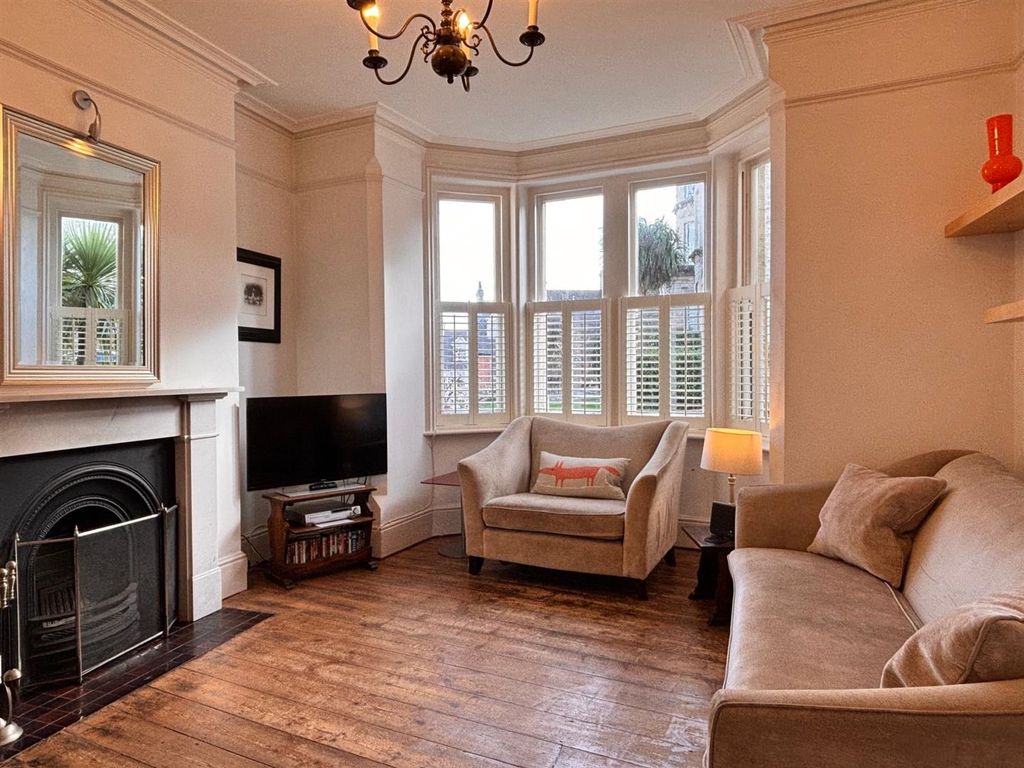 Property photo 3 of 26 4296 Newliving.Jpeg