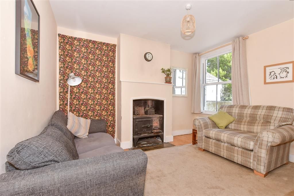 Property photo 1 of 11 Lounge