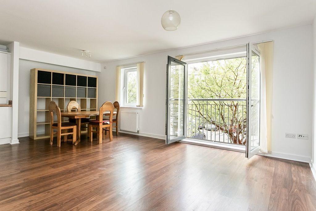 Property photo 2 of 23
