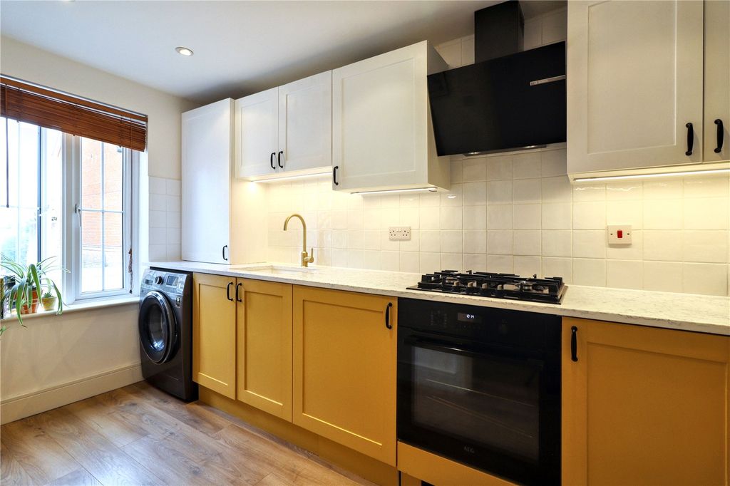 Property photo 2 of 16 Kitchen