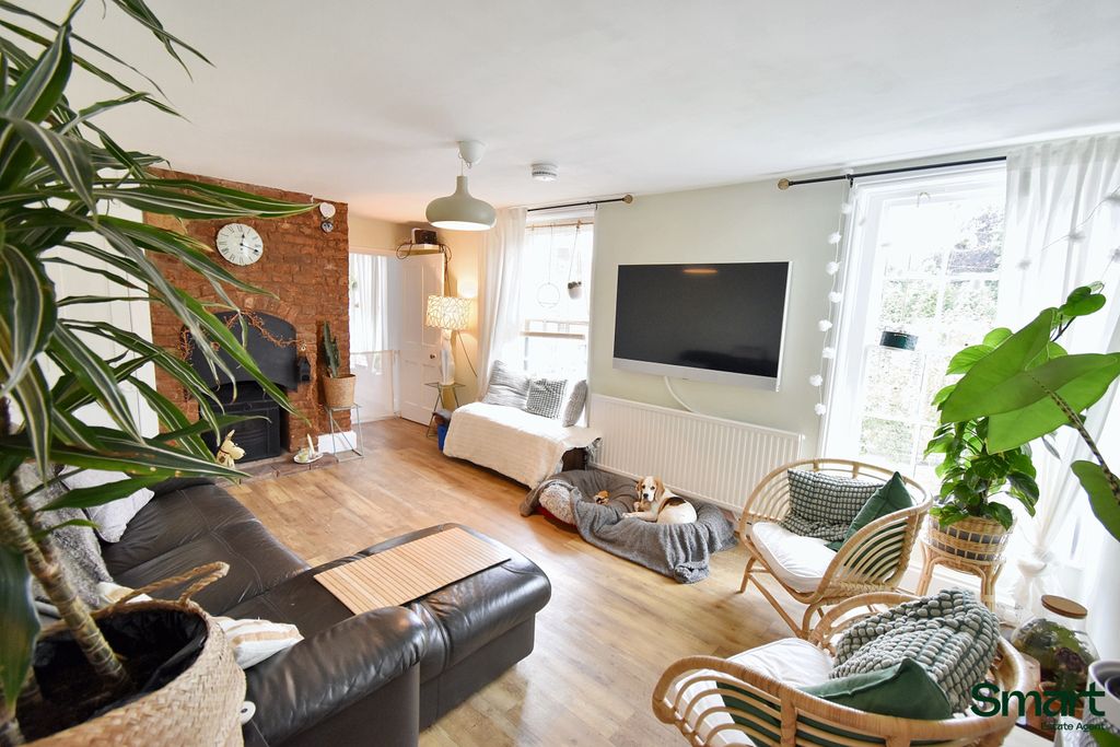 Property photo 2 of 23