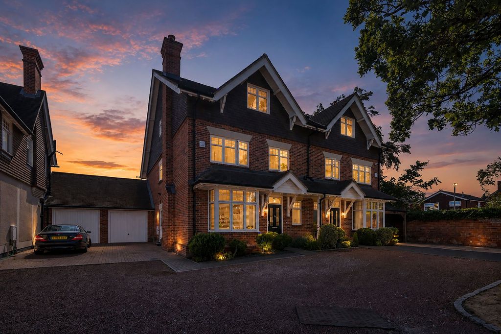 Property photo 2 of 24 Dusk Front