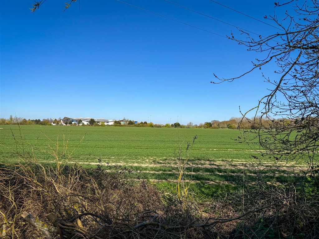 Property photo 3 of 22 Farmland View