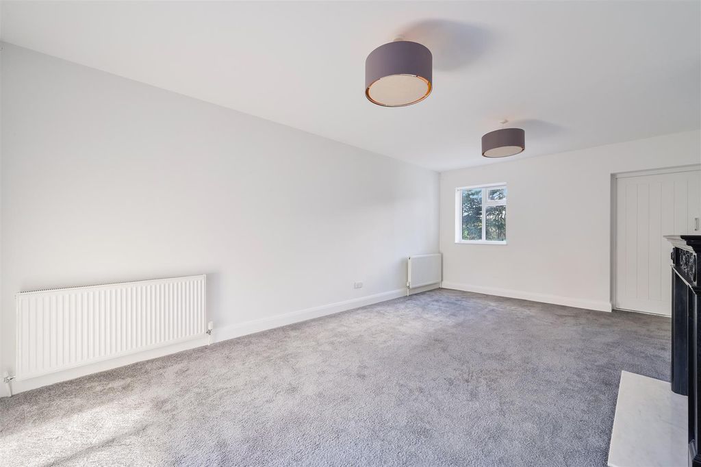 Additional image 15 of 4 bed detached house for saleWoodfield Hill, Coulsdon CR5