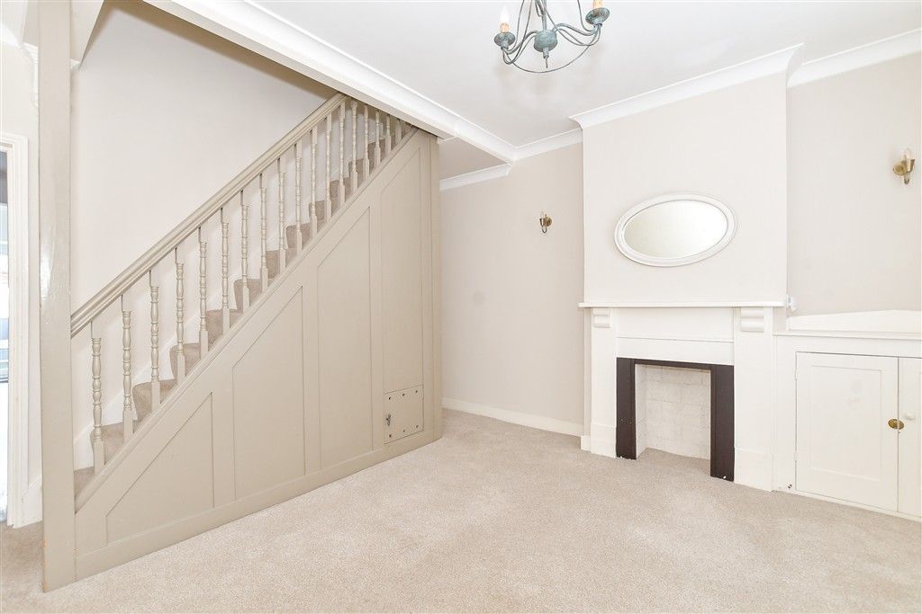 Property photo 1 of 11 Lounge