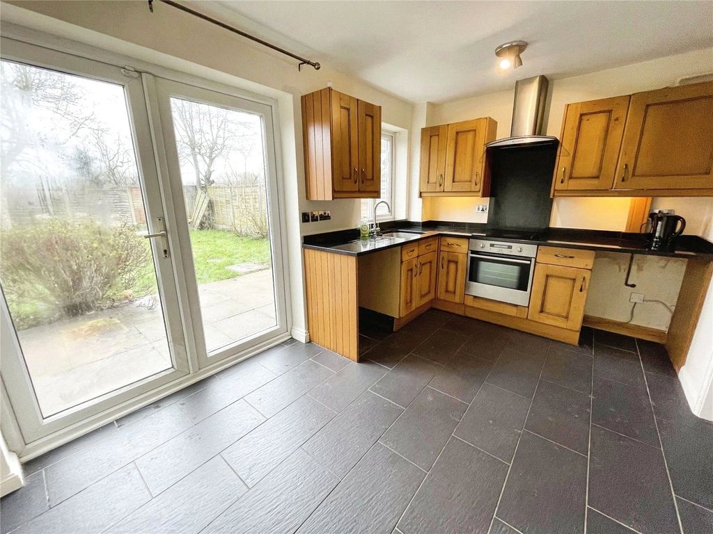 Property photo 3 of 6 Kitchen Diner