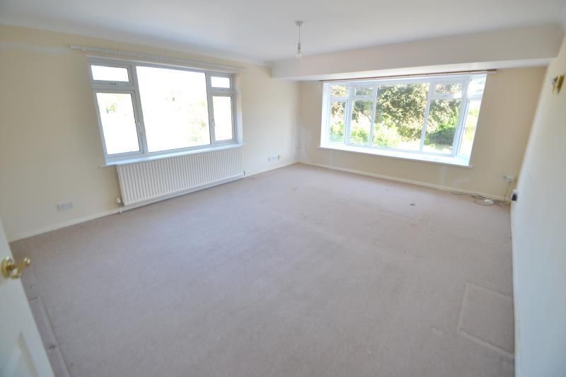 Property photo 2 of 13 Living Room_Med.Jpg