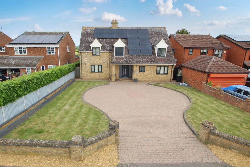 Property photo 2 of 36