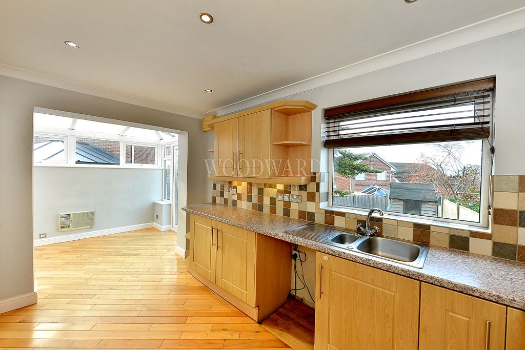 Property photo 3 of 14 Kitchen