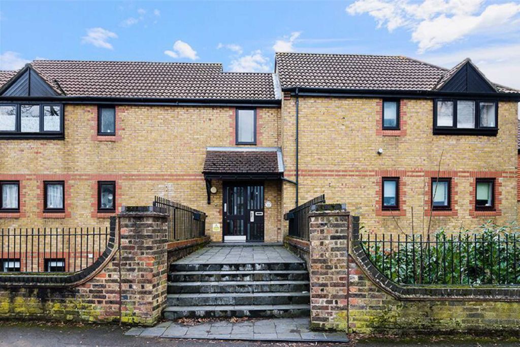 Property photo 1 of 7 Photo