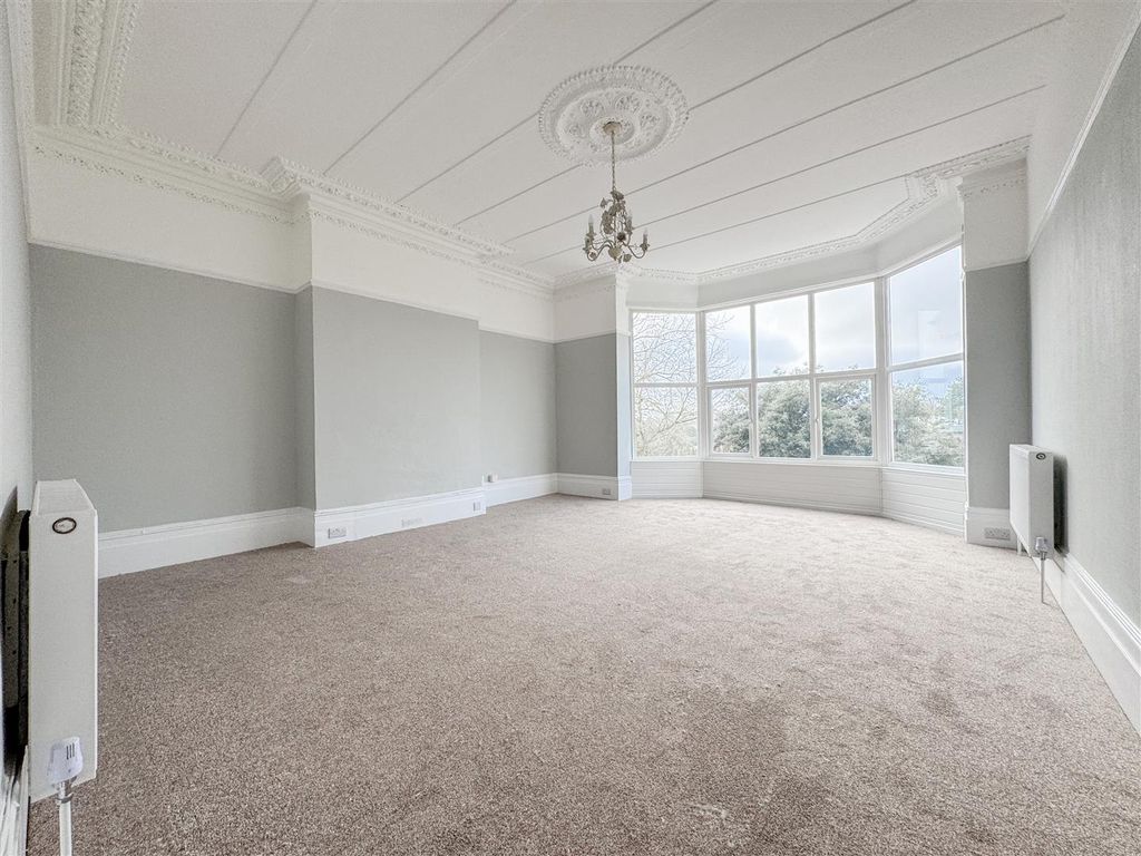 Property photo 2 of 14 Living Room