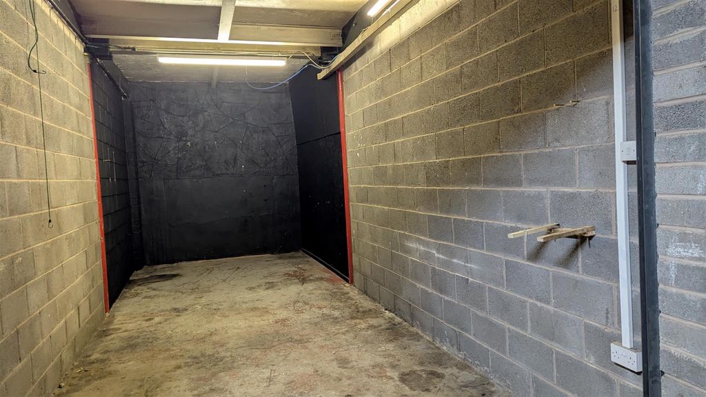 Property photo 3 of 8 1.21.2.2132.12.231.2.Jpg