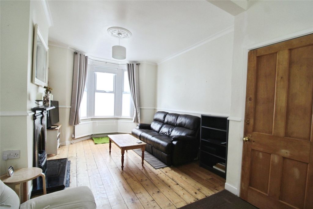 Property photo 2 of 18 Picture No. 01