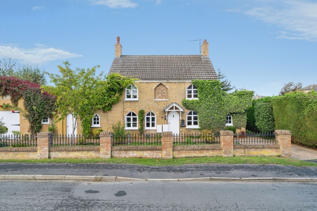 Property photo 1 of 30