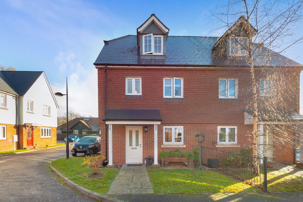 Property photo 1 of 28