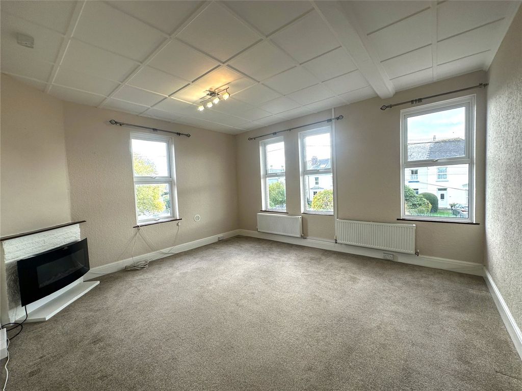 Property photo 2 of 12 Picture No. 03