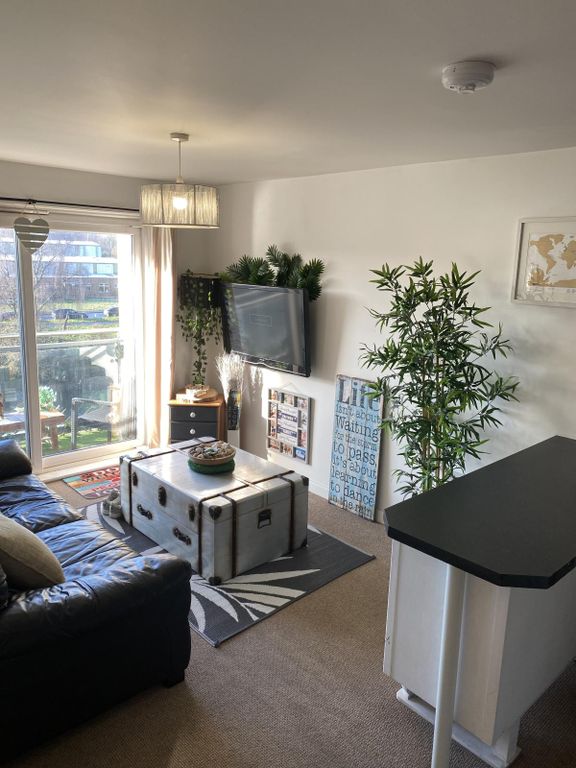 Property photo 1 of 4 1 Bed Flat To Rent Phoebe Road, Swansea Sa1