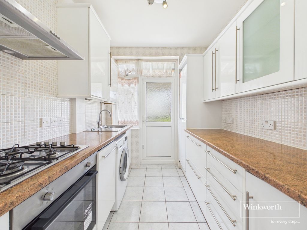 Property photo 2 of 12 Kitchen