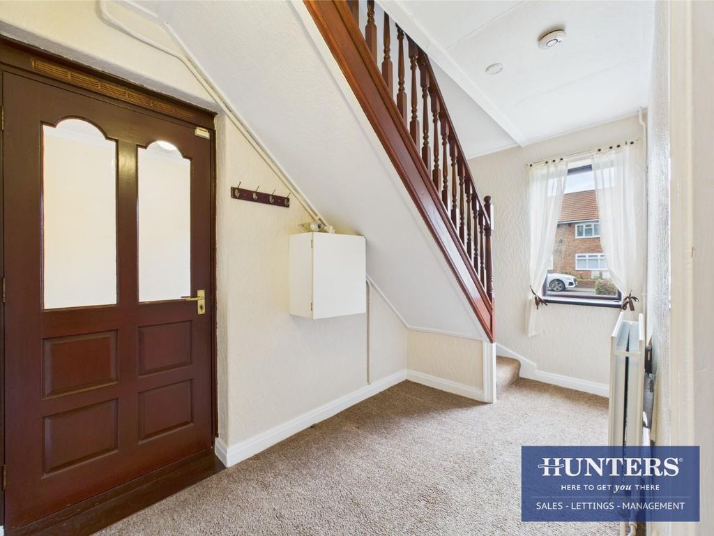 Property photo 3 of 17 Hallway