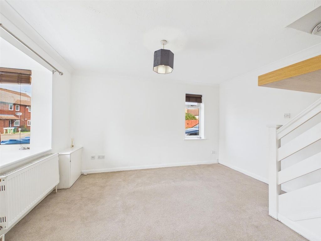 Property photo 3 of 8 Cam02435G0-Pr0165-Still006.Jpg