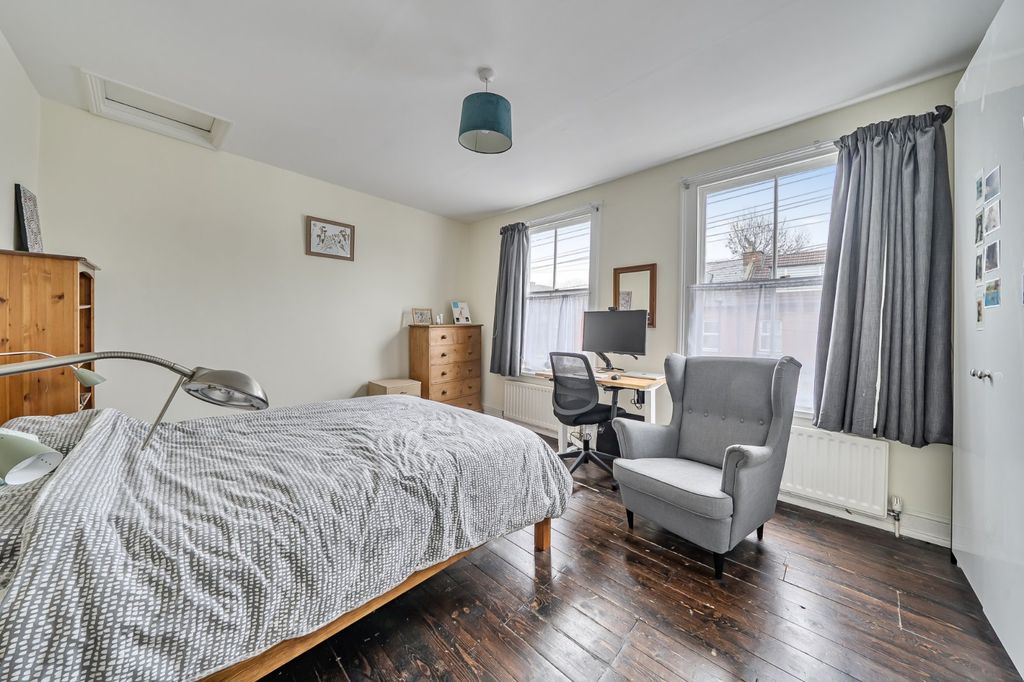 Property photo 3 of 25 Picture No. 18