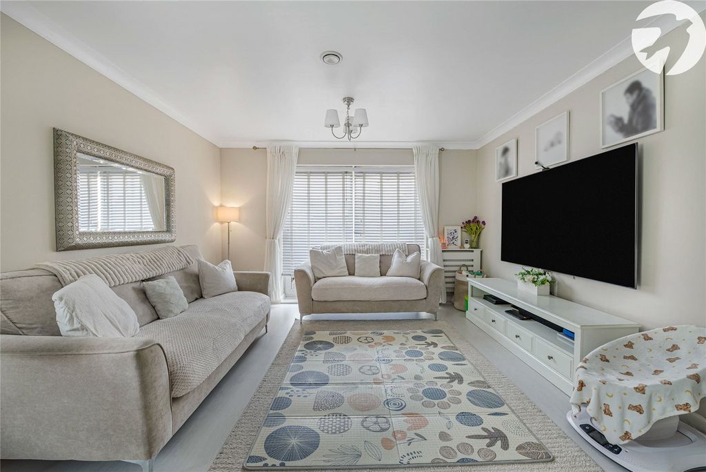 Property photo 2 of 30 Lounge Area