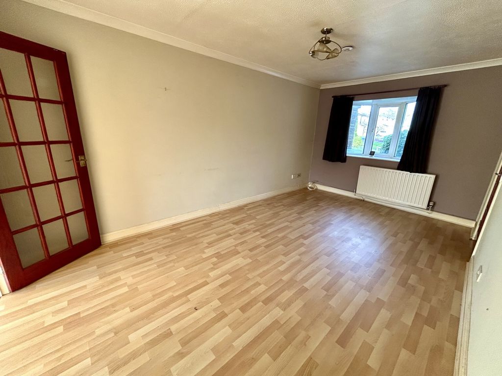 Property photo 2 of 12 Photo 3