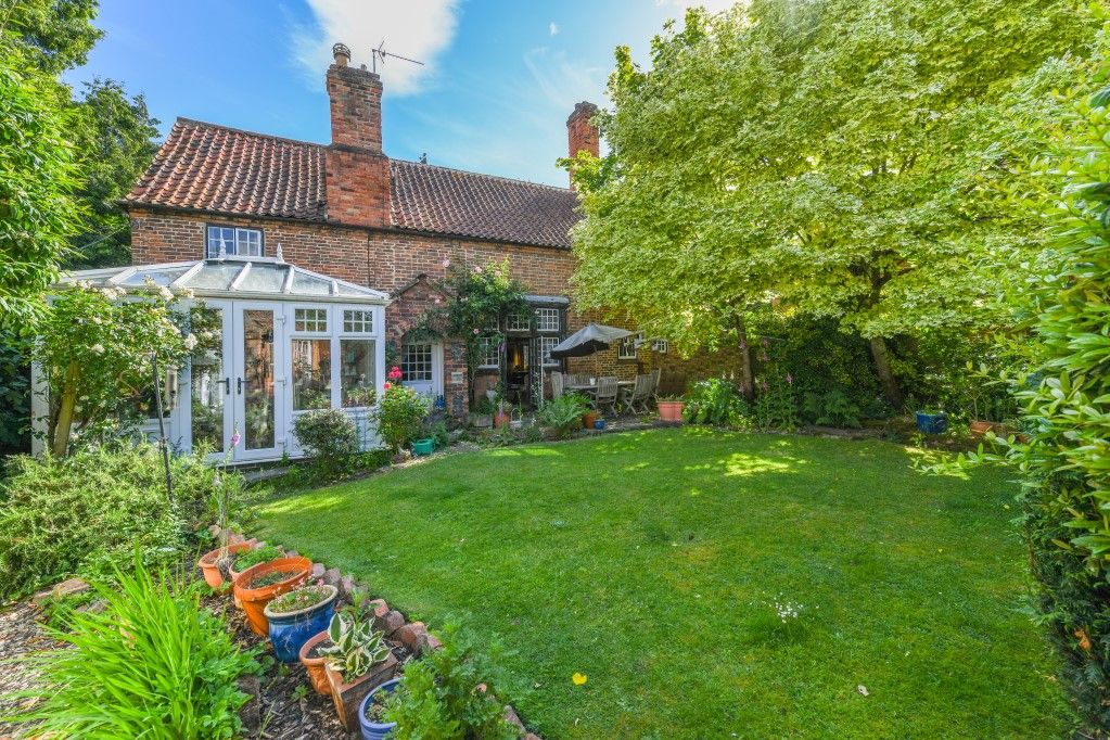 Property photo 2 of 41