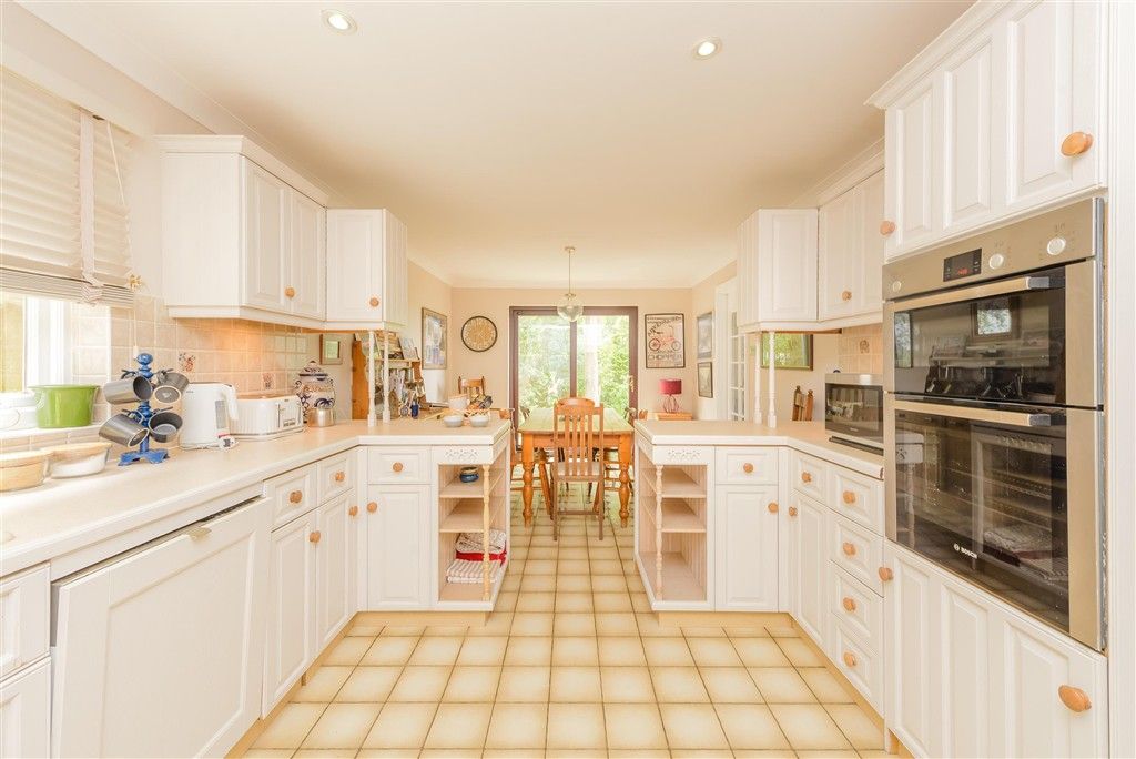 Property photo 2 of 24 Kitchen/Diner