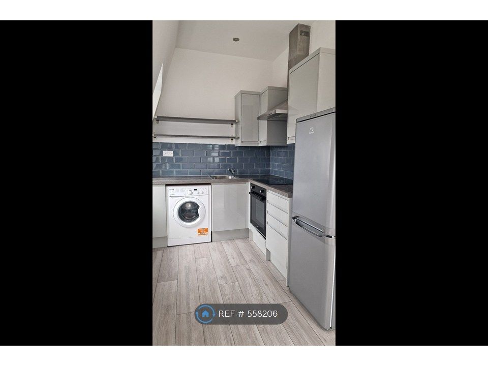 Property photo 2 of 35