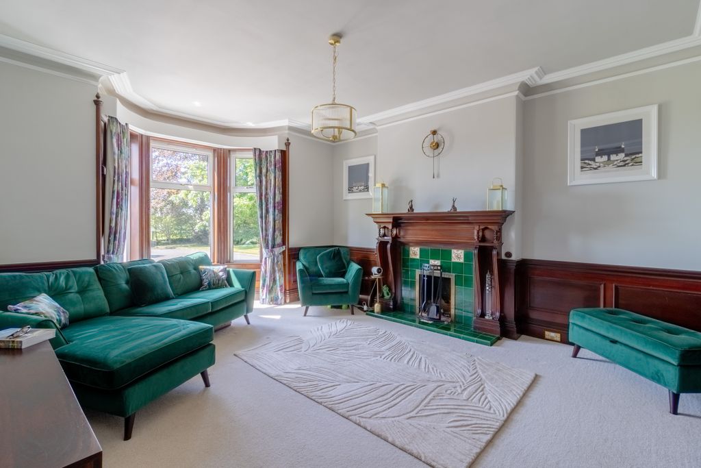 Property photo 2 of 37 Drawing Room