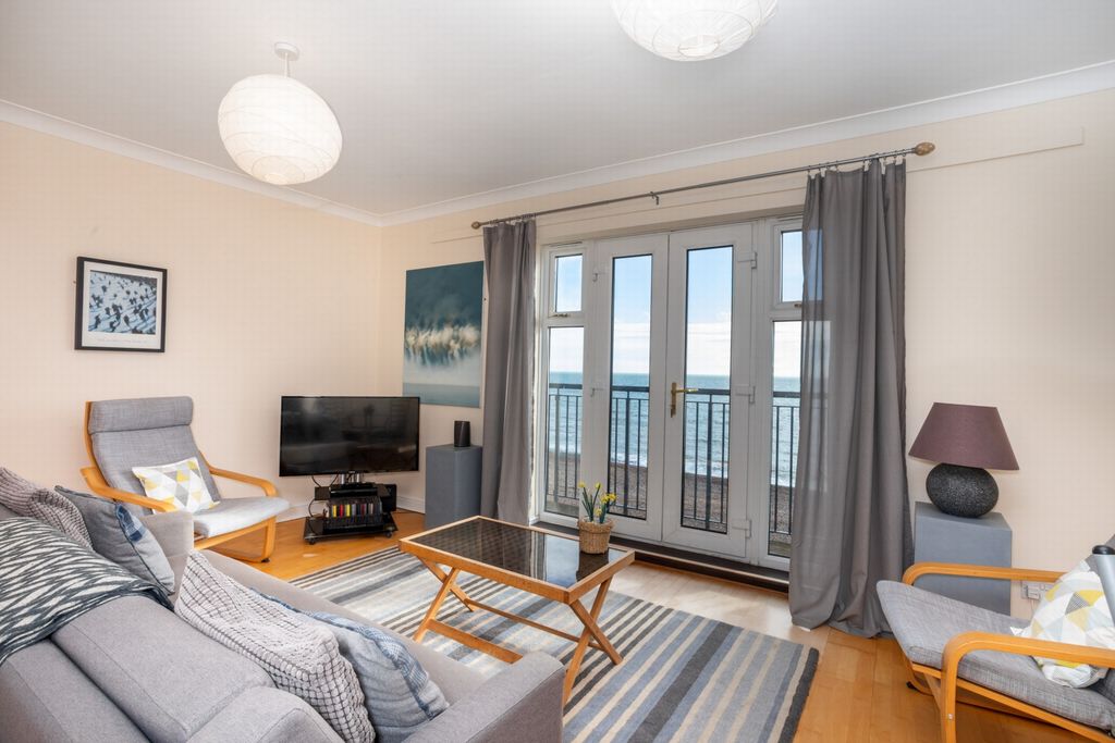 Property photo 3 of 22 Sitting/Dining Room