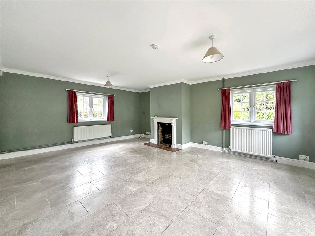 Property photo 3 of 24 Picture No. 01