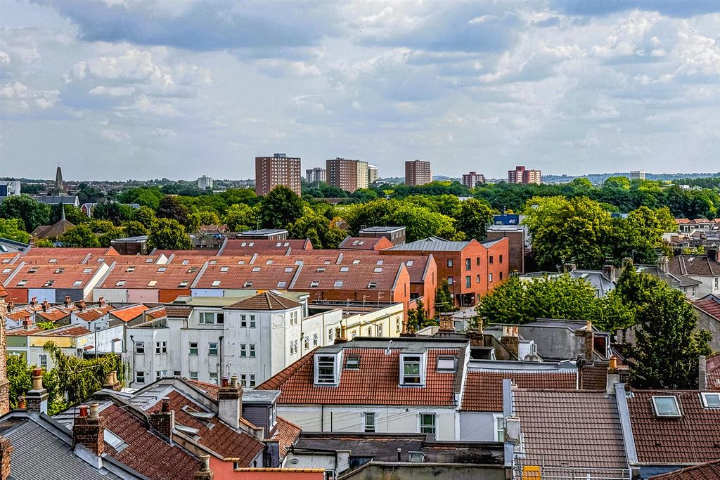 Property photo 3 of 37 79 Cobourg Road, Montpelier, Bristol Bs6 5Hu | Fre