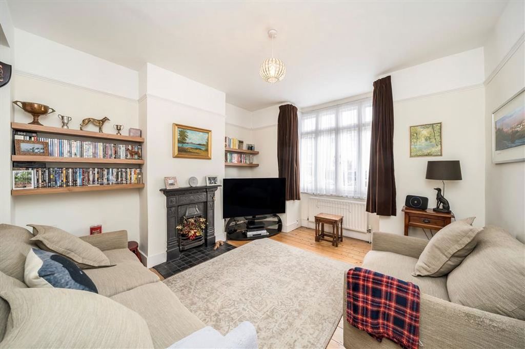 Property photo 2 of 10