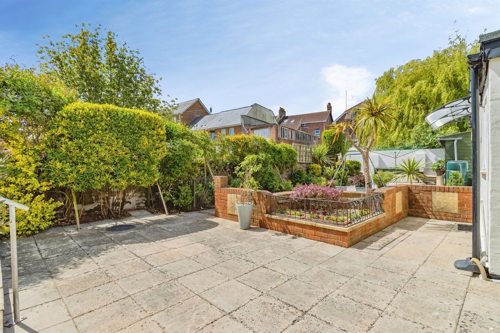 Property photo 3 of 31